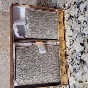 Michael Michael Kors Passport Case & Luggage Tag Gift Set